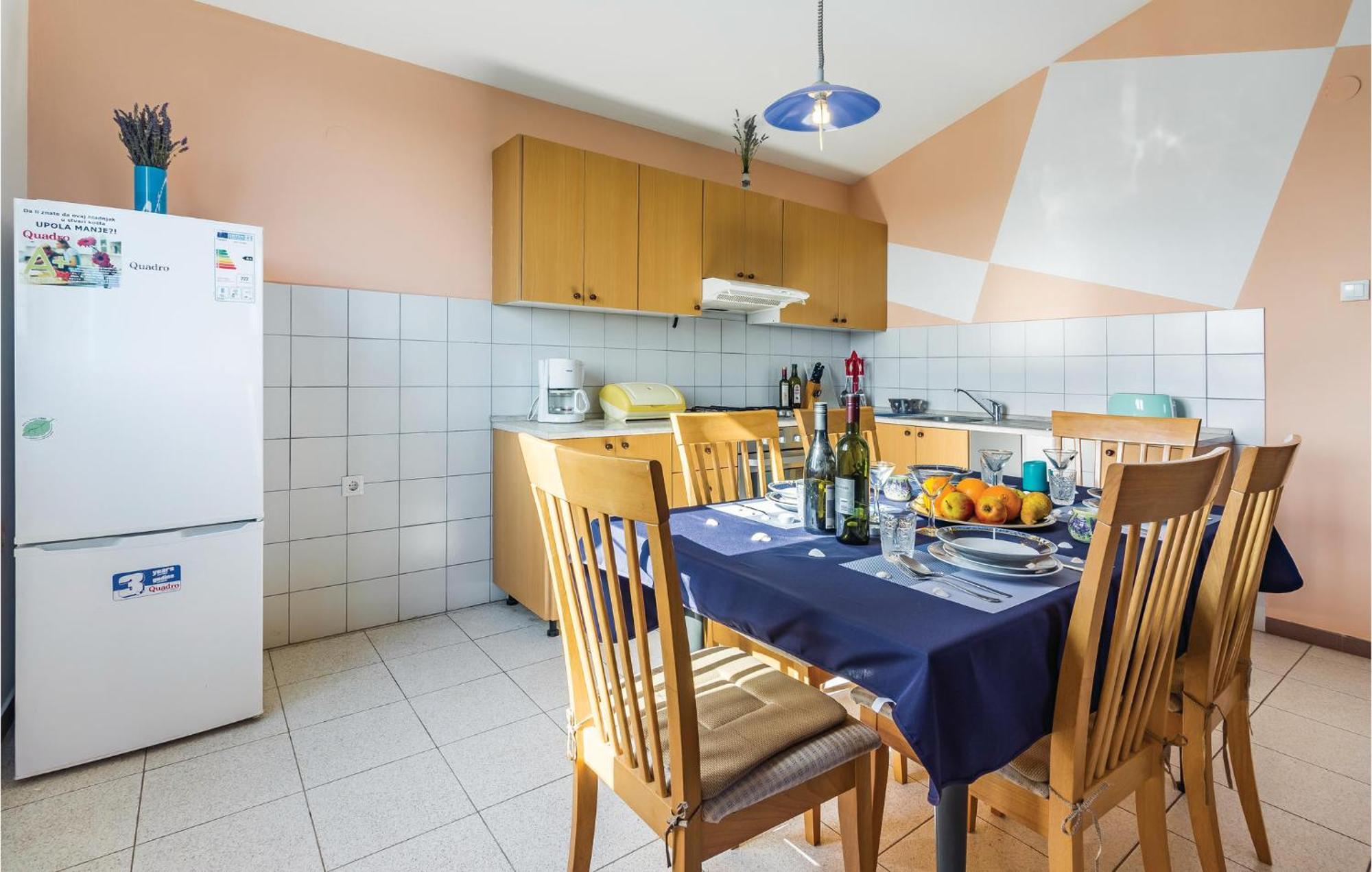 2 Bedroom Awesome Apartment In Vinkuran Zewnętrze zdjęcie