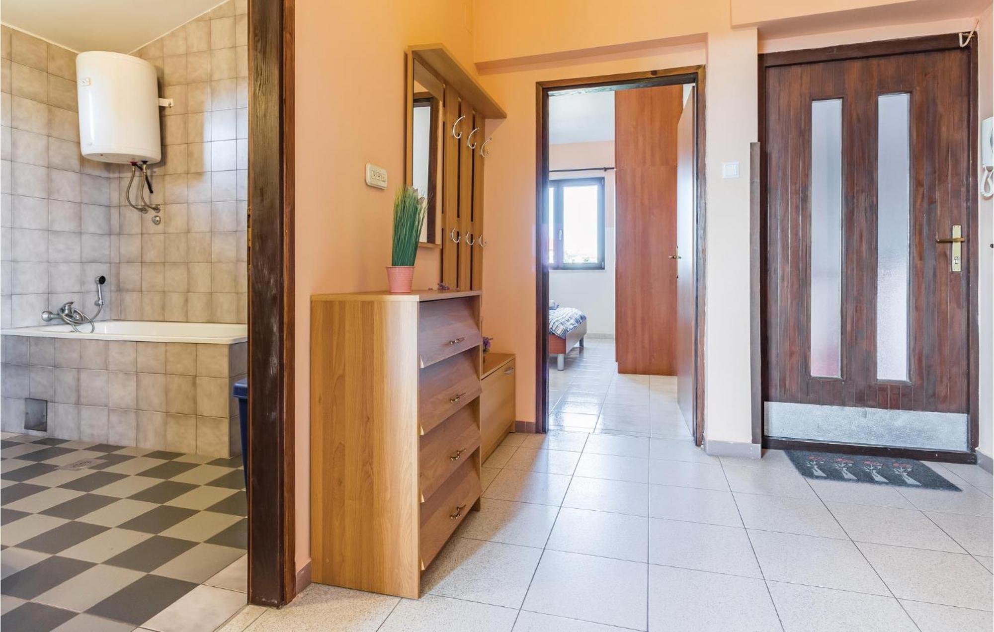 2 Bedroom Awesome Apartment In Vinkuran Zewnętrze zdjęcie